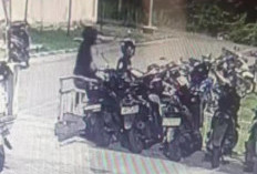 Aksi Dua Pria Terekam CCTV, Curi Motor Penghuni  Rusunawa PBI Surabaya