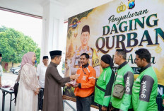 Polres Pasuruan Kurban 16 Sapi dan 57 Kambing untuk Masyarakat