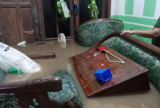 Maut Mengintai di Sisa Banjir, Istri Ustaz di Rambipuji Tewas Tersengat Listrik