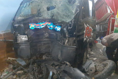 Mobil Pikap Adu Banteng dengan N-Max di Menganti Gresik, Satu Meninggal Dunia