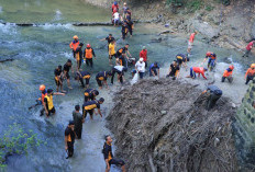 Polres Ngawi Gelar Aksi Indonesia Asri, Bersihkan Jembatan dan Sungai Guna Cegah Banjir