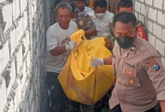Kapolsek Modo Evakuasi Warga Meninggal di Rumah, Diduga Sakit
