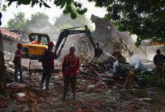 Pemkot Surabaya Tertibkan Aset Barata Jaya Seluas 7.668 Meter Persegi, Retribusi Menunggak 10 Tahun