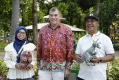 Kanguru Australia Jadi Duta Lingkungan di Taman Prestasi Surabaya, Ajak Warga Peduli Sampah