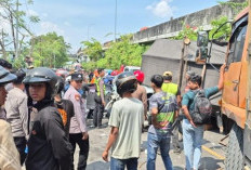 Kecelakaan di Bojonegoro, Tim SAR Evakuasi Penumpang Minibus Terjepit