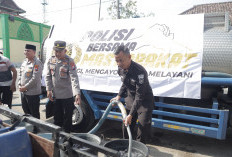 Peringati HUT Ke-75 Humas Polri, Polres Blitar Salurkan Bantuan Air Bersih