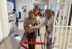 Tingkatkan Ketertiban, Satpas Colombo Surabaya Pasang Barcode di Pintu Masuk Permohonan SIM