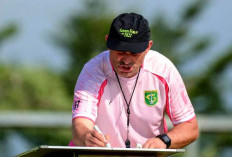 Pelatih Persebaya Surabaya Bernardo Tavares Fokus Redam Transisi Cepat Bali United