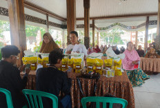 Bulog Salurkan Bantuan Pangan untuk 631 Keluarga di Mojokerto, Perkuat Ketahanan Pangan Nasional