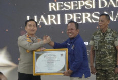 Dinilai Berhasil Jaga Kamtibmas, Kapolres Bojonegoro Raih Penghargaan Angkling Dharma Award dari PWI Bojonegor
