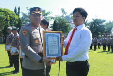 Prestasi dalam Pelaksanaan Tugas, Kapolres Jombang Beri Penghargaan Enam Anggota