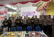 Polda Jatim Salurkan Bantuan Kasih Sayang untuk Anak Difabel di Simokerto