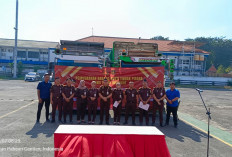 Kejari Tanjung Perak Musnahkan 100 Ton Pupuk Ilegal