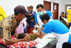 PLN Indonesia Power UBP Grati Beri Layanan Khitan Gratis untuk 175 Anak di Lekok 