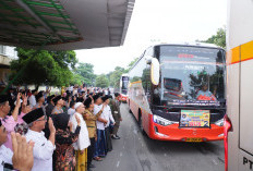 Kapolres Bersama Forkopimda Kota Kediri Resmi Berangkatkan Ratusan Jemaah Haji Kloter 115