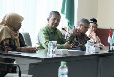 Gantikan Muzakki, Menag Tunjuk Prof Suyitno Jadi Plt Rektor Uinsa Surabaya