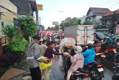 Polsek Gedangan Bagi Takjil Ramadan, Wujud Kepedulian kepada Masyarakat