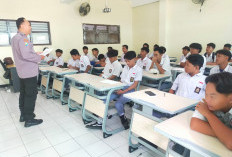 Polsek Sawahan Masuk Sekolah, Ajak Siswa SMK Antartika Jaga Kondusivitas Menjelang Akhir Tahun