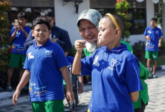 Berlangsung Seru Lomba HUT Ke-81 RI Diikuti Anak Disabilitas di Kalijudan Surabaya