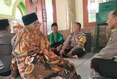 Jumat Keliling, Polsek Wiyung Sosialisasi Kamtibmas dan Layanan Call Center 110 di Masjid Baitul Muslimin