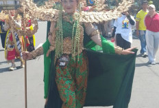 Siswi SMPN 58 Surabaya Tampil Memukau di Surabaya Fashion Festival 2026