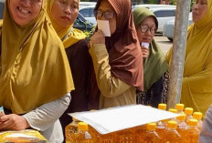 Warga Kenjeran Serbu Pasar Murah di Kantor Kelurahan, Sediakan Stok Bahan Pokok dengan Harga Terjangkau