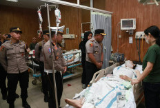 Perampok Sadis Gasak Valas Rp700 Juta di Jember, Ibu dan Anak Lawan Pelaku hingga Terluka Parah