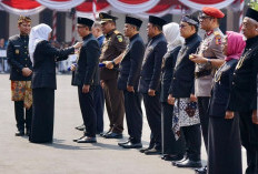 Wakil Ketua DPRD Jatim Deni Wicaksono Terima Lencana Jer Basuki Mawa Beya Kategori Emas