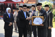 Pemkab Gresik Raih Penghargaan JDIH Terbaik dengan Layanan Hukum Berbasis AI