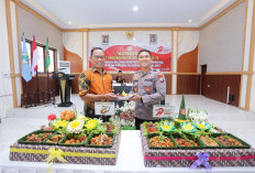 Primkopol Polres Jember Rajut Syukur, Berbagi Beasiswa hingga Tali Asih untuk Pensiunan