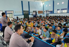 Kapolsek Tandes Beri Pembinaan Bahaya Gangster kepada Siswa MPLS di Sejumlah Sekolah 
