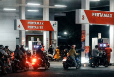 Isu BBM Naik Picu Antrean Panjang di SPBU Jember, Warga Lakukan Panic Buying
