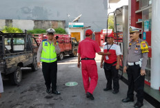 Polsek Mulyorejo Intensifkan Patroli di SPBU Kenjeran, Pastikan Stok BBM Aman dan Kondusif