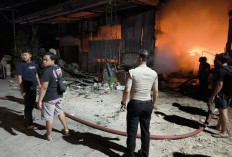 Gudang Rosokan di Sukodadi Lamongan Terbakar, Layanan 110 Polisi Respon Cepat