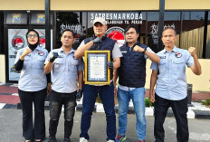 Ungkap Kasus Narkoba Terbanyak, Kasatreskoba Polres Pelabuhan Tanjung Perak Raih Penghargaan Kapolres