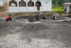 Pemasangan Paving Blok TMMD 127 di Yayasan Miftahul Ulum Capai 80 Persen