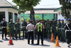 Satlantas Polres Gresik Gelar Coaching Clinic Keselamatan Berkendara Bersama Subdenpom
