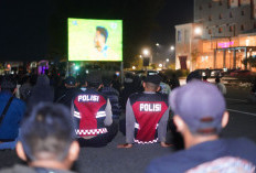 Bentuk Pelayanan Prima, Polres Kediri Fasilitasi Nobar Laga Persik vs Persib untuk Bobotoh di SLG