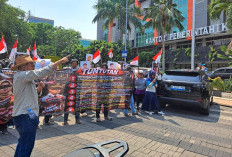  Massa Cakra Muda Indonesia Desak  Jaksa Usut Terus  Gratifikasi DSDABM Kota Surabaya