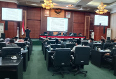 PAD Jombang Lampaui Target Rp138 Miliar, Bupati Warsubi Beberkan Kinerja APBD 2025 di Hadapan DPRD