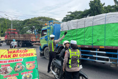 Tekan Pelanggaran Lalu Lintas, Satlantas Polres Gresik Turunkan Personel di Simpang Bunder