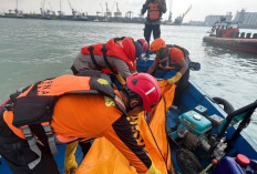 Penyelaman di Perairan Keruh, Tim SAR Akhirnya Temukan Korban Tenggelam di Tanjung Perak