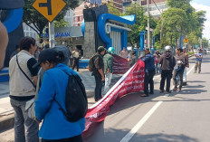 Polsek Gayungan Kawal Aksi Damai PMII Al Fatah di Kantor Dishub Jatim