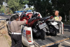 Dua Motor Bersenggolan, Buruh Mebel Asal Sidoarjo Tewas Terlindas Truk Kontainer di Mojokerto