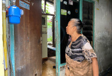 Ironi Warga Miskin di Gersikan, Berstiker Gamis Tapi Tak Tersentuh Bantuan