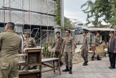 Tata Kawasan Gelora 10 November, Kelurahan Tambaksari Tertibkan 18 PKL Liar