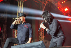Dewa 19 feat Virzha Guncang Stadion Wilis, Ribuan Warga Meriahkan Puncak Hari Jadi ke-108 Kota Madiun