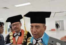 Unesa Lepas 1.503 Wisudawan, Rektor Tekankan Pentingnya Adaptasi di Era Digital
