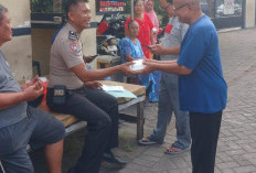 Polsek Bubutan Gelar Aksi Sosial di Rusun Pesapen, Perkuat Silaturahmi Lewat Bagikan Paket Makanan
