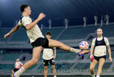 Adaptasi Lintas Benua, Bernardo Tavares Puji Lonjakan Mental Gustavo Fernandes di Lini Belakang Persebaya